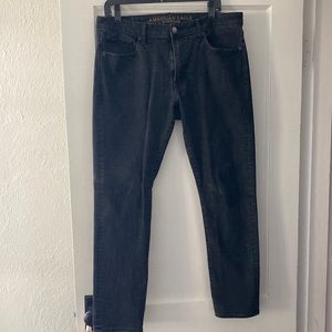 Men’s American Eagle Outfitters Jeans. Size 34/30. Color is Black. Slim fit.